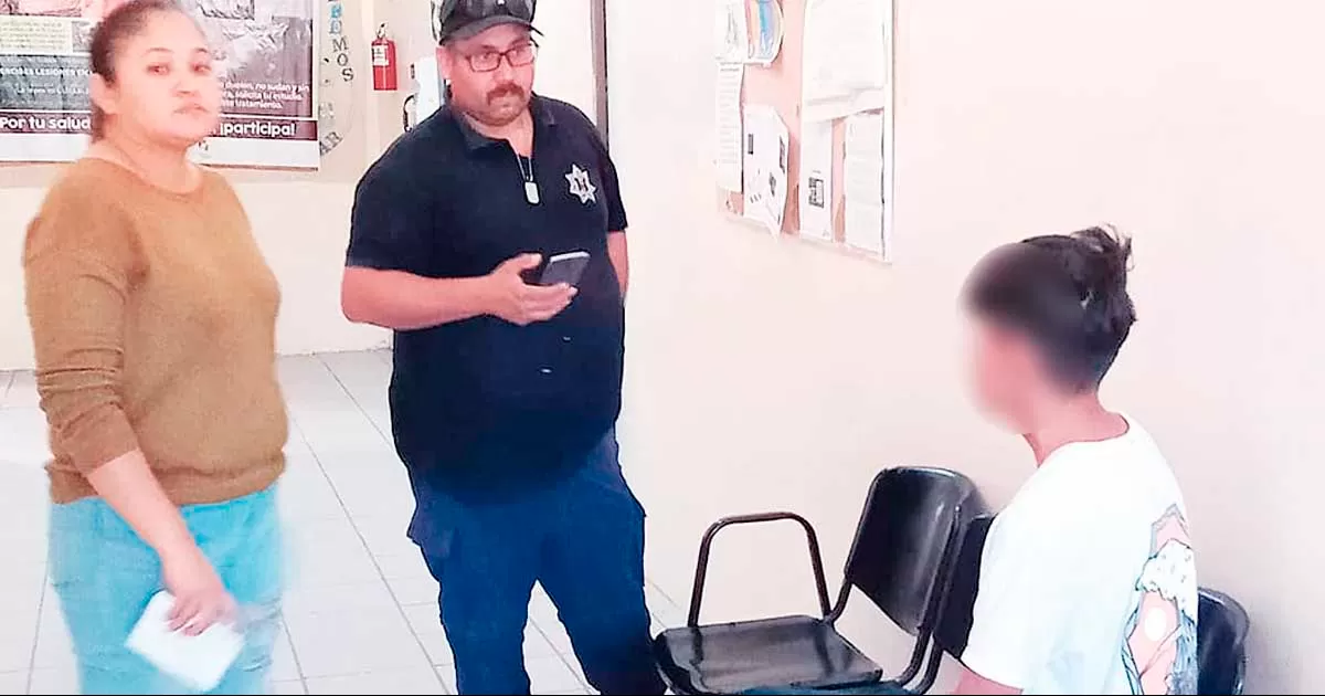 Tunden a manoplazos a menor en la plaza de Múzquiz