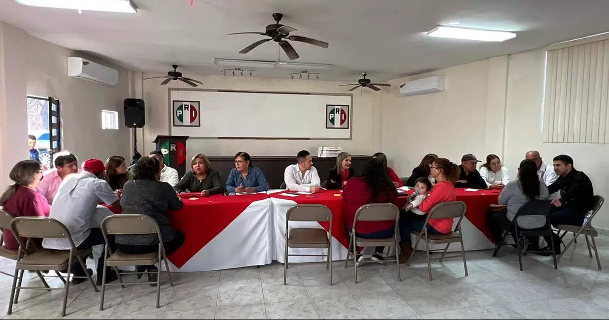 El comité municipal del PRI y primer priista de Piedras Negras atienden a ciudadanía