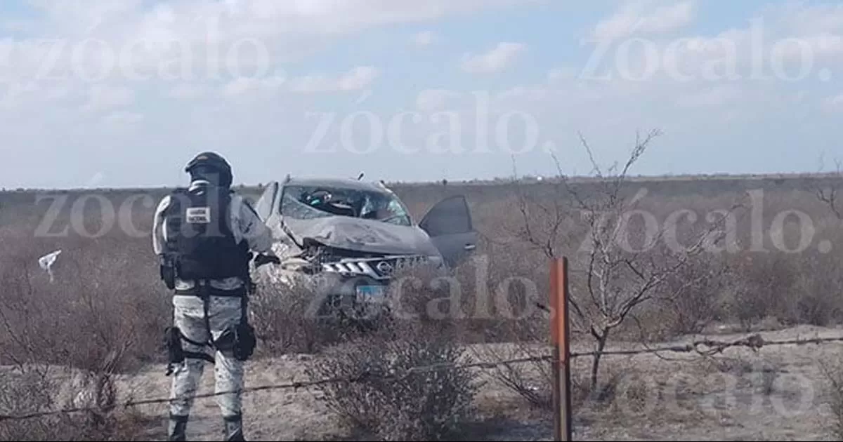 Vuelca familia de paisanos en la carretera 57 en Nueva Rosita