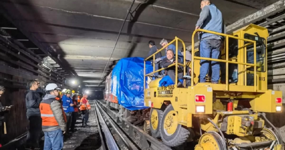 Retiran último vagón de trenes de L3 del Metro CDMX que chocaron; lo llevan a Indios Verdes
