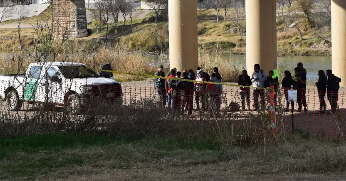 Desde el aire captan a 20 migrantes cruzando el río Bravo