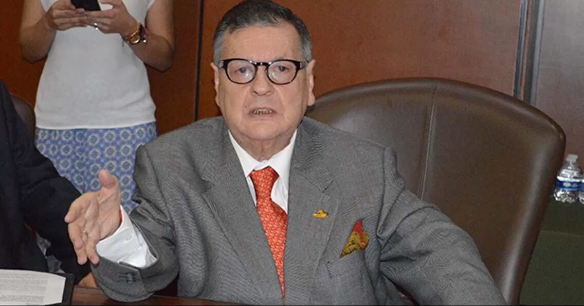 Muere ex presidente de la CDHEC, Xavier Díez de Urdanivia