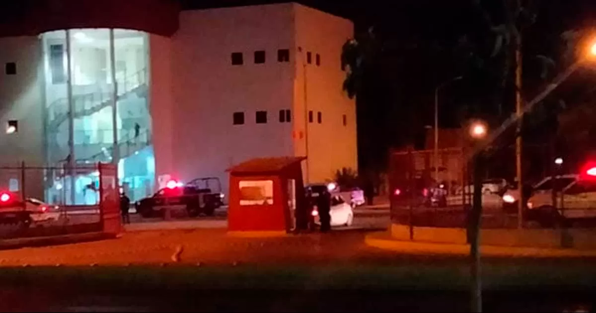 Grupo de jóvenes ingresaron a las instalaciones y golpearon un empleado para despojarlo de su celular