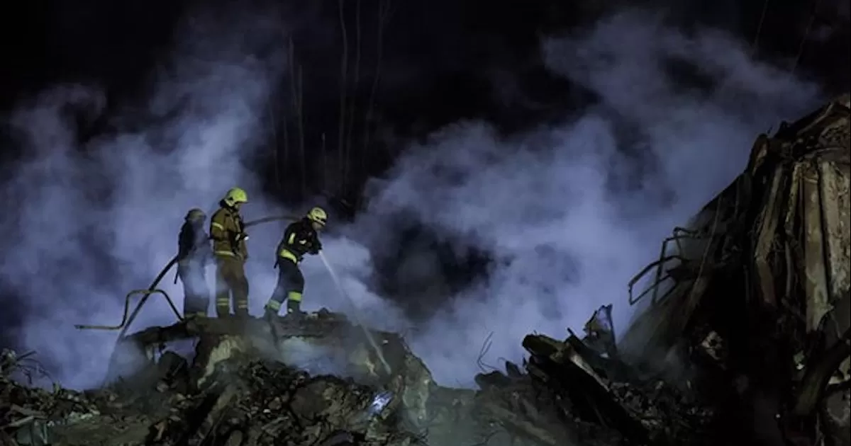 Las autoridades locales han certificado hasta ahora 40 fallecidos, entre ellas dos niños, y se teme que unas 34 personas sigan bajo los escombros