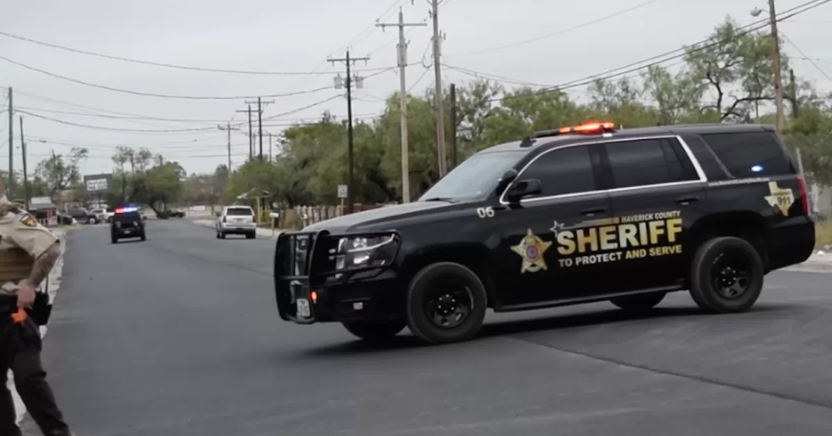 Detienen a traficante con varios migrantes en Eagle Pass