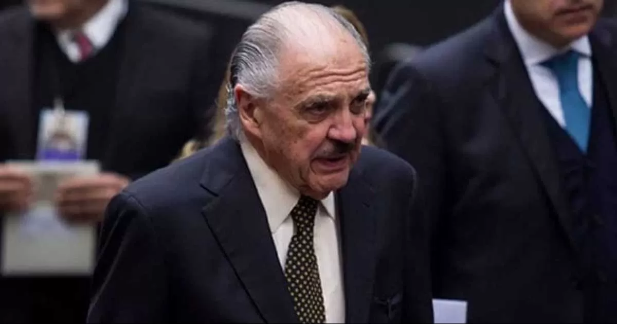 Acusan que Gobierno permite influyentismo de José María Riobóo