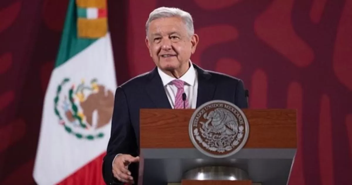 AMLO afirma que resolvió problema de abasto de medicamentos: hay para este año y para 2024