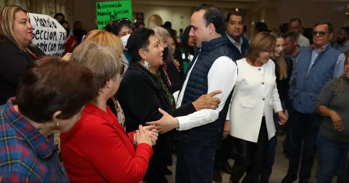 El precandidato del PRI, Manolo Jiménez, mencionó a los simpatizantes y militantes que trabajará en equipo con la sociedad y los diferentes niveles de gobierno para resolver los problemas.