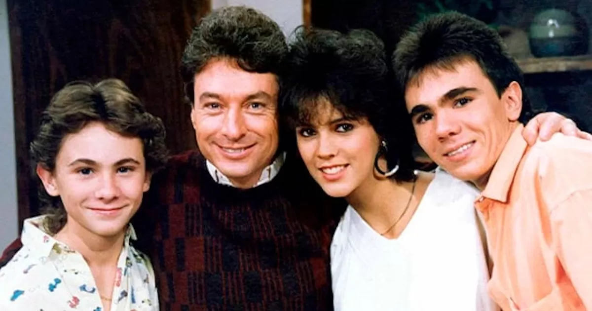 El exitoso programa Papá Soltero, estelarizado por César Costa, prepara su regreso con una secuela bajo el nombre de Abuelo Soltero.