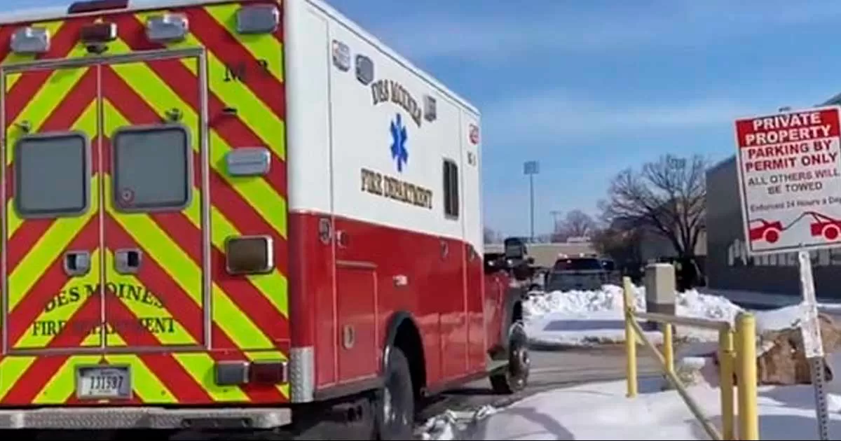 Tiroteo en escuela de Iowa deja dos alumnos muertos y un herido