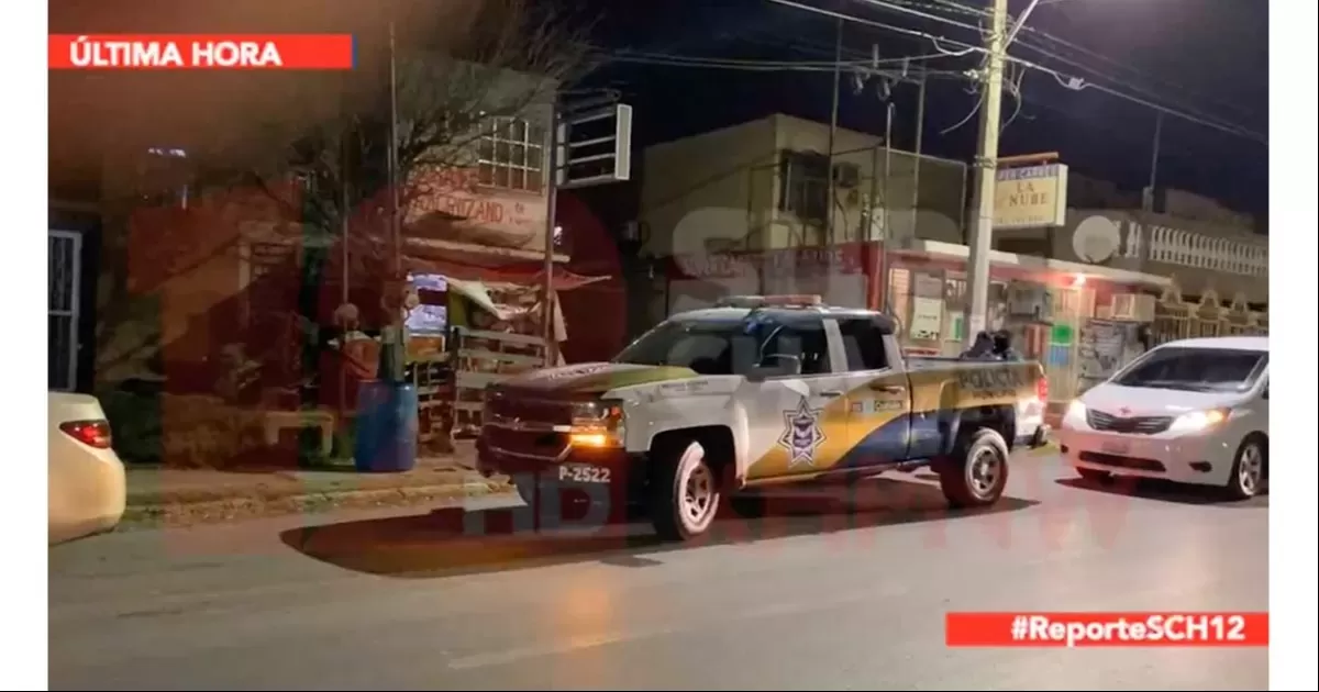 Jesús Alvino Cárdenas de 54 años fue hallado sin vida tirado bajo su cama en su casa de la colonia Acoros la noche de este lunes, en lo que desde un inicio se presumió como un deceso por causas naturales.