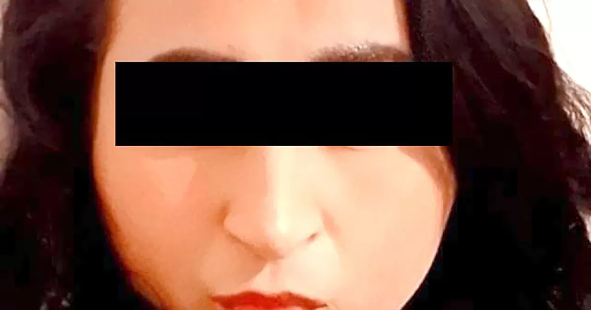 Afronta un mandamiento de captura por abuso sexual en persona menor de 15 años agravado por cometerse con abuso de autoridad y confianza.