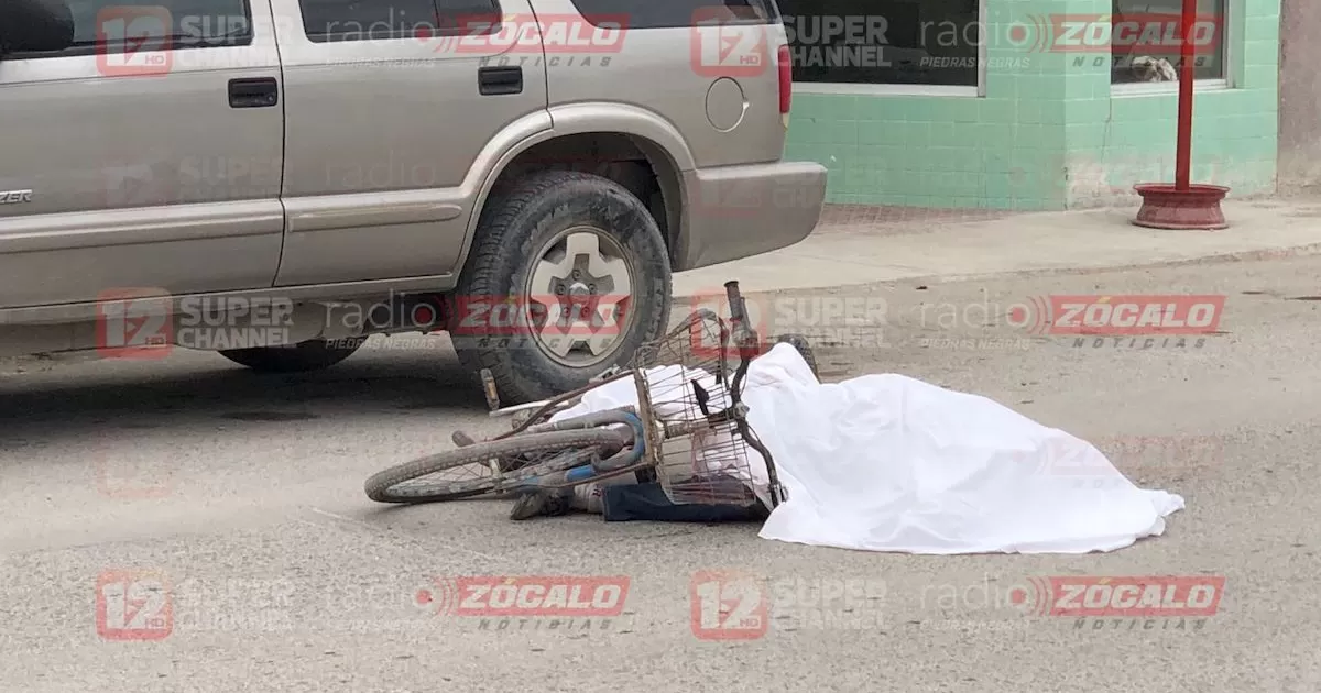 El conductor de la troca fue detenido por autoridades para deslindar responsabilidades, mientras que el cuerpo del fallecido fue trasladado al SEMEFO donde se le practicará la necropsia correspondiente.