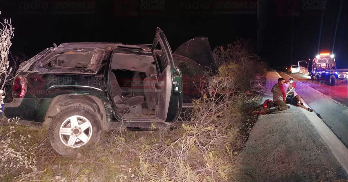 Por exceso de velocidad, hombre vuelca en autopista Premier