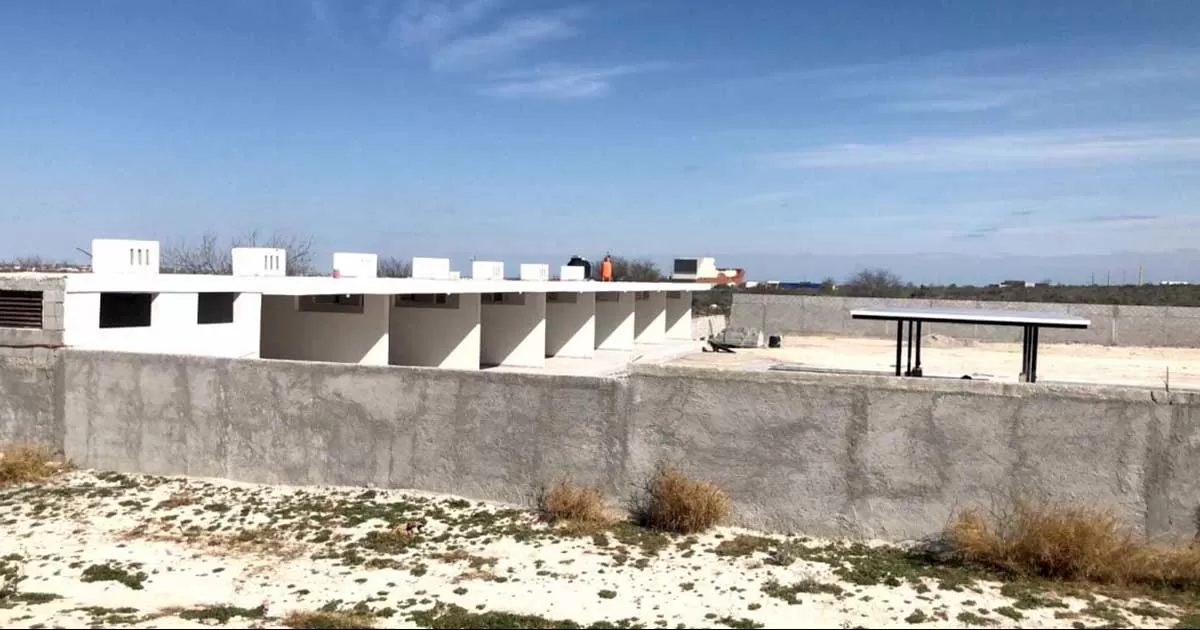 Se revisaron expedientes y en esa dirección no se tiene permiso alguno de construcción