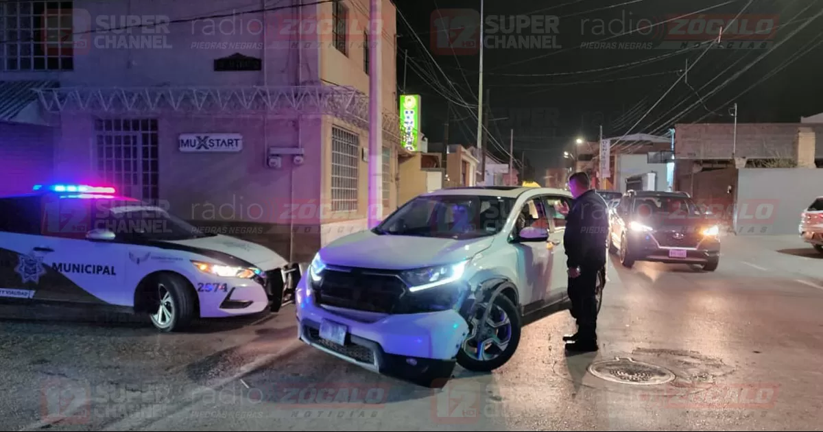 Conductora texana choca en el Centro; se puso nerviosa ante operativo de policía