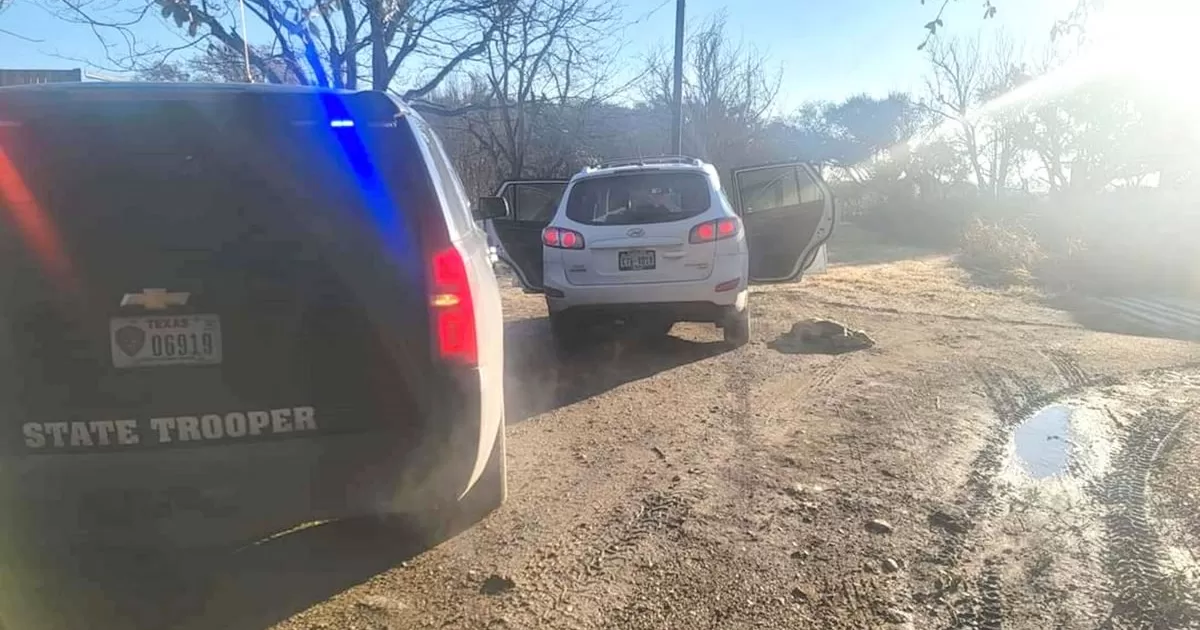 Logran capturar a sólo un indocumentado de 5 que viajaban en la unidad y que eran transportados por 2 afroamericanos.