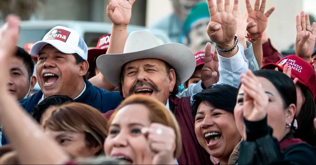Recorre Armando Guadiana la colonia Mirasierra en Saltillo