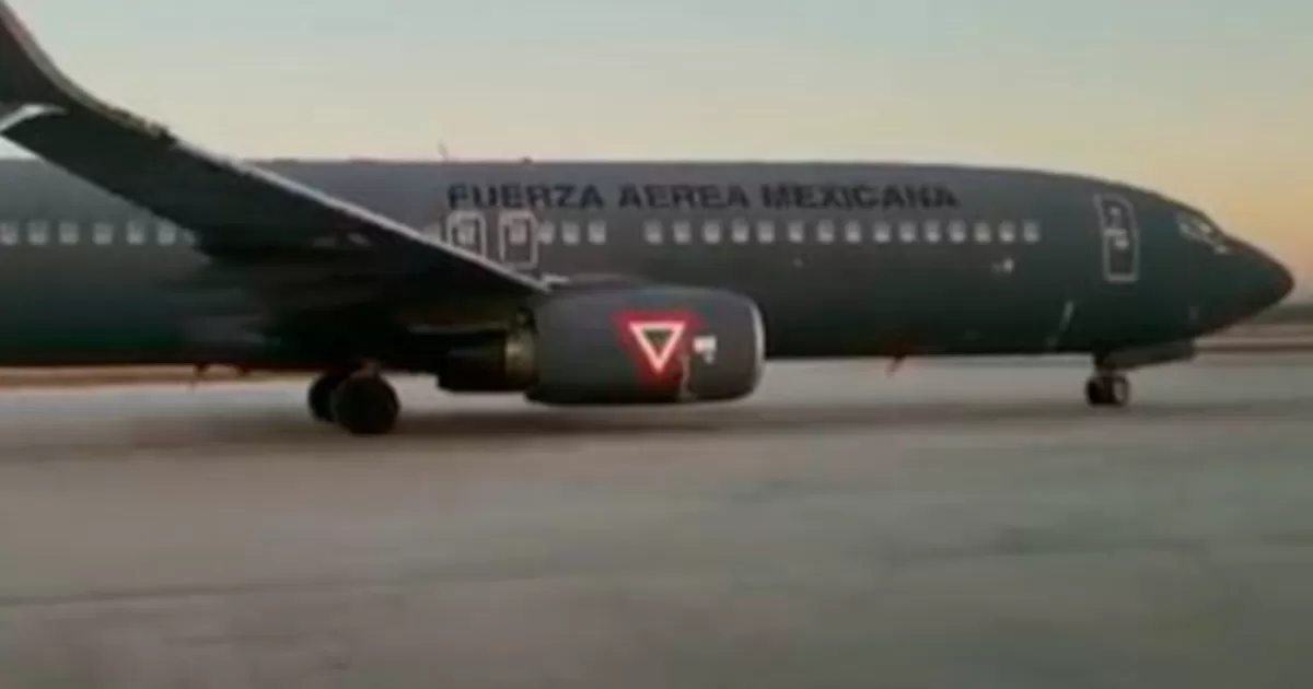 Despega avión de la Fuerza Aérea con rescatistas mexicanos rumbo a Turquía