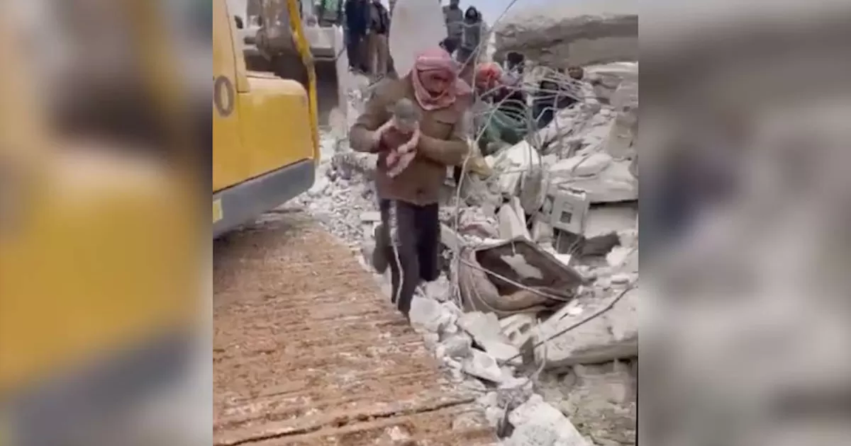 Video: Nace bebé entre escombros tras terremoto; es la única sobreviviente