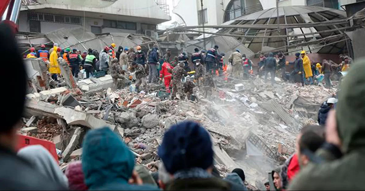 Van más de 12 mil muertos tras terremotos en Turquía y Siria