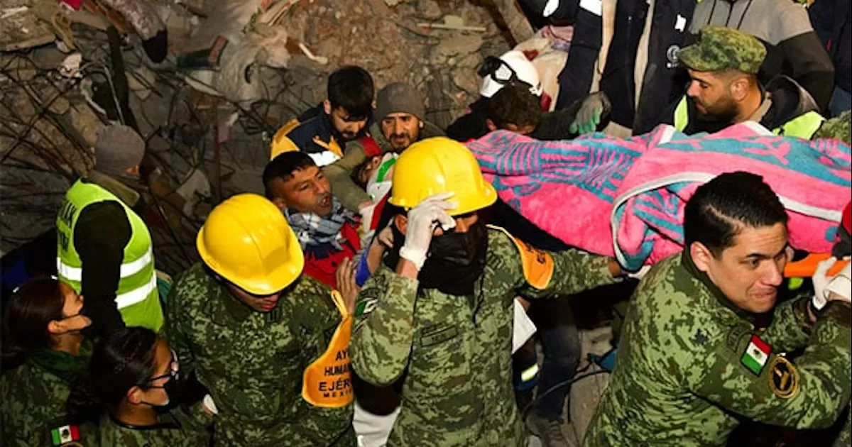 El grupo de rescatistas mexicanos han logrado la recuperación de 11 cuerpos desde su llegada a la zona del desastre