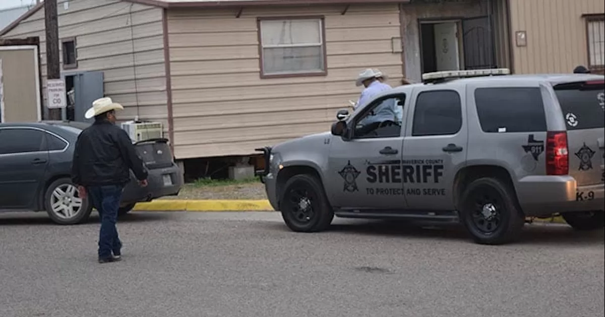 Es una unidad tipo Dodge Ram 2010, que el denunciante tenía ubicada en su propiedad, localizada sobre el 1622 de la citada vialidad