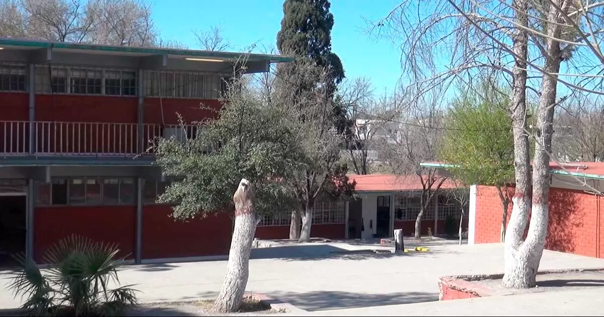 Según autoridades de la escuela, el problema de la suspensión de la docente podría solucionarse esta semana