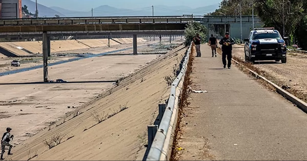 Matan a pedradas a dos migrantes cerca del muro fronterizo en Tijuana