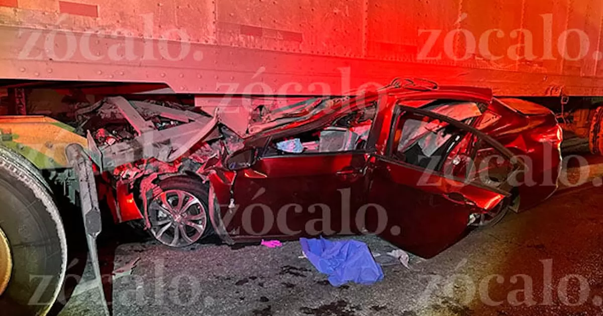 Conductor entre la vida y la muerte luego de quedar prensado por tráiler en el LOFT