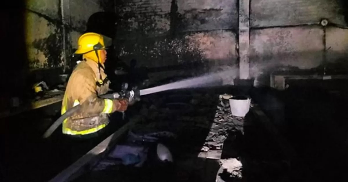 Incendian restaurante y negocios en mercado de Chilpancingo; dos mueren calcinados
