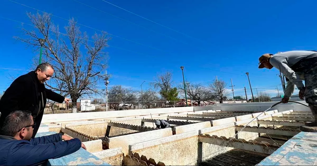 El Sistema Municipal de Agua y Saneamiento atendió varios reportes  hechos por vecinos de la colonia Nueva Americana donde manifestaban que había turbidez en el agua potable