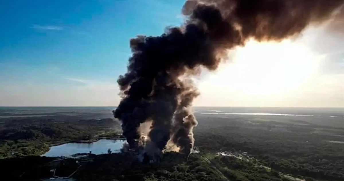 Los cuerpos de dos trabajadores de Pemex, de los cinco desaparecidos, fueron localizados en zona de explosión en Ixhuatlán de Sureste
