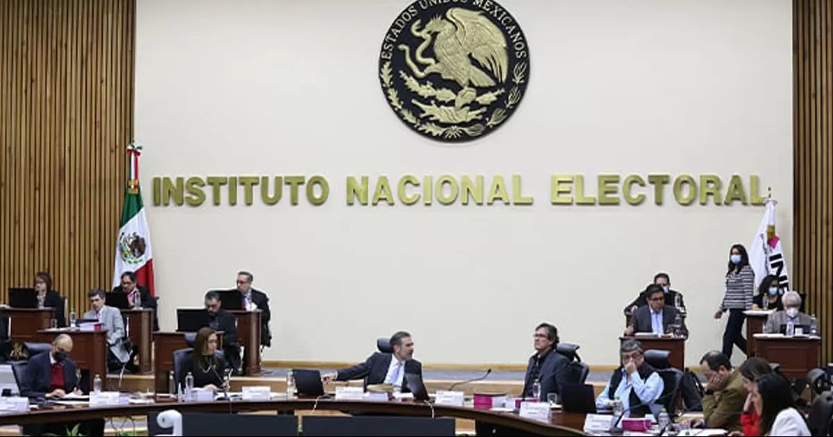 Rasuran, a oscuras, a mitad de aspirantes a INE