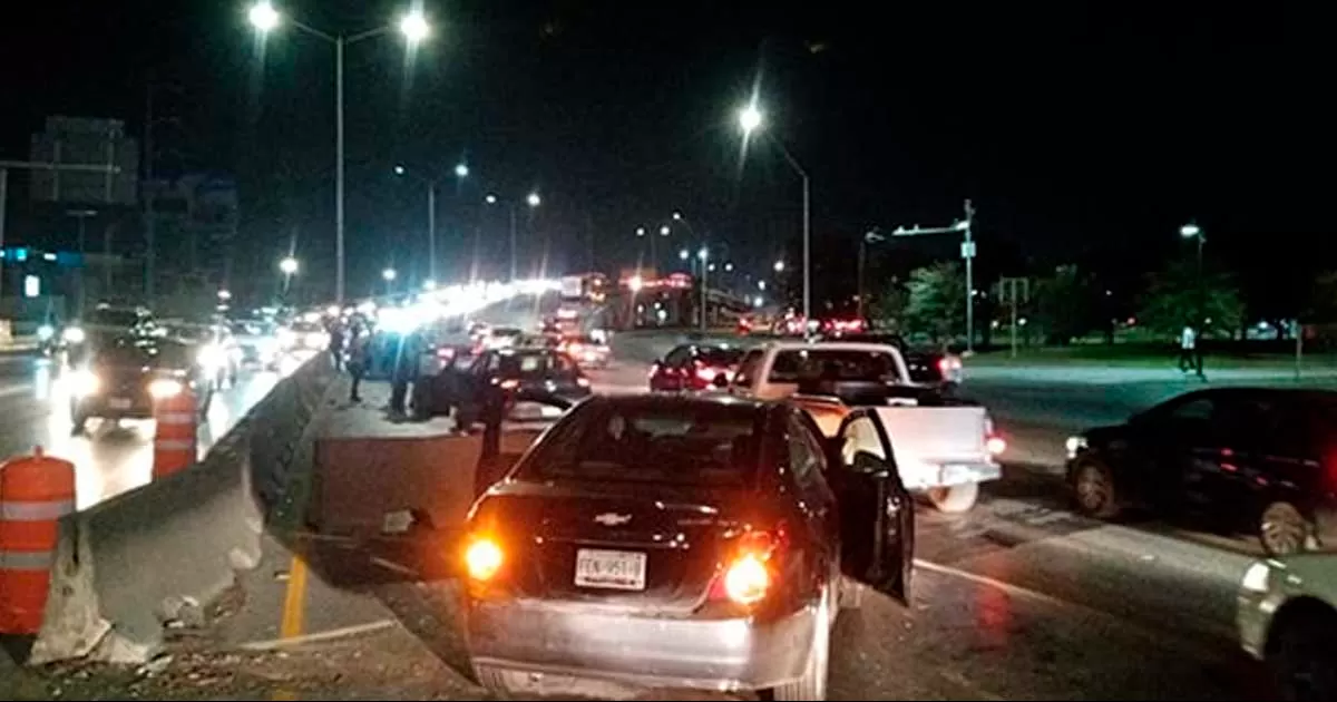 Ebrio conductor provoca carambola e intenta fugarse en Saltillo