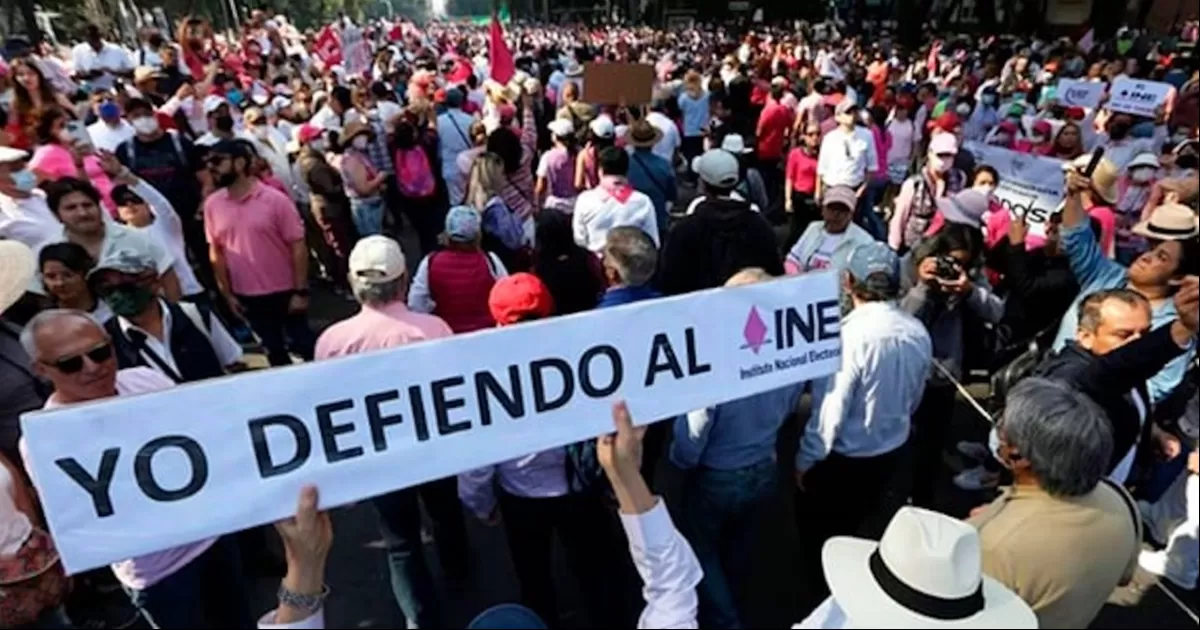 ‘Mi voto no se toca’: Exigen defensa de la democracia y el INE con marcha contra ‘Plan B’ electoral