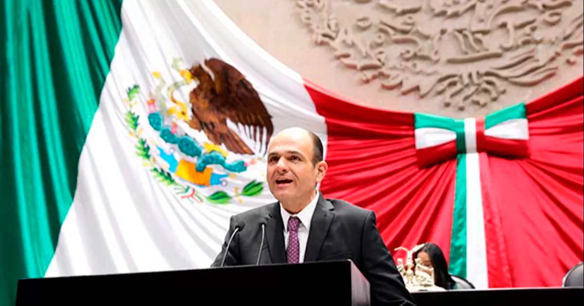 Lucrar con la necesidad de los ciudadanos en momentos de crisis financiera, es algo que no se puede permitir por los abusos que se cometen, dijo.