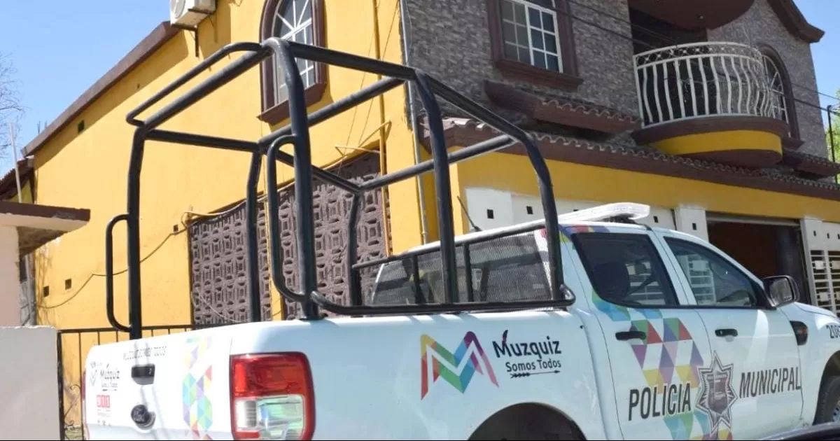 Sigue médico bajo arraigo domiciliario