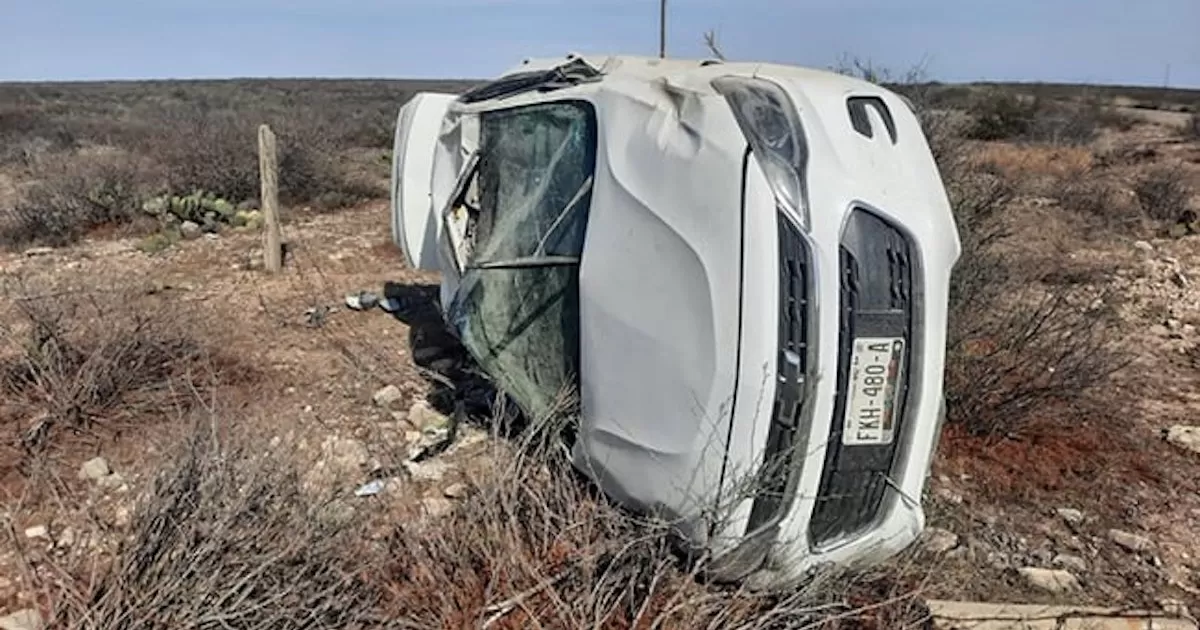 Localizan auto abandonado con daños por volcadura en Acuña