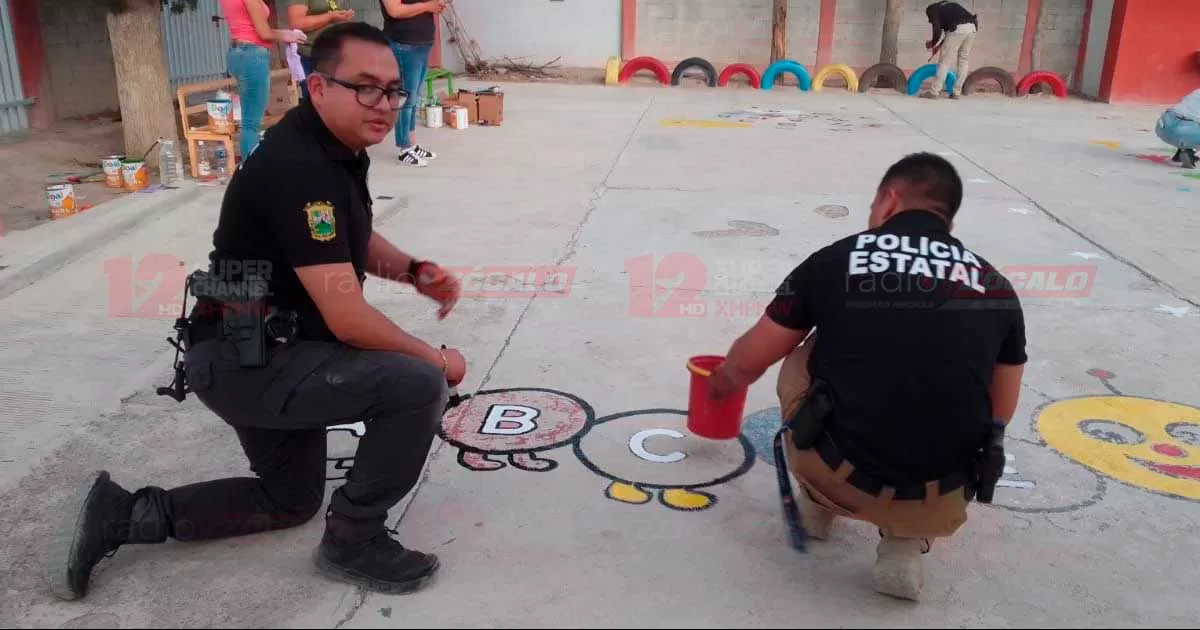 Los famosos comandantes conocidos como “El Kilo”,  “El Chayanne” y  su fiel amigo "Don Camerino" cambiaron las pistolas por las brochas y le dieron una “manita de gato” al patio de juegos del plantel, por lo que ahora los niños tienes un área de recreo que se mira como nueva