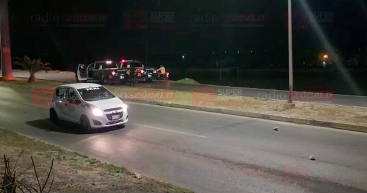 Agarra a taxi a pedradas sobre el libramiento Venustiano Carranza