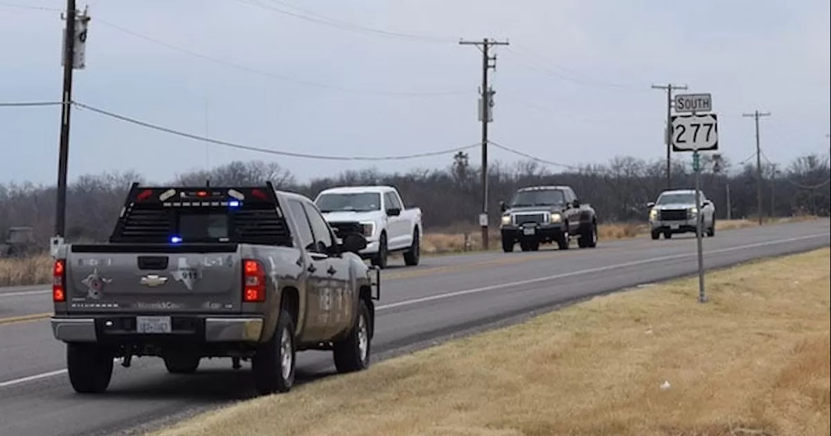 Capturan a traficante pero migrantes huyen en Eagle Pass