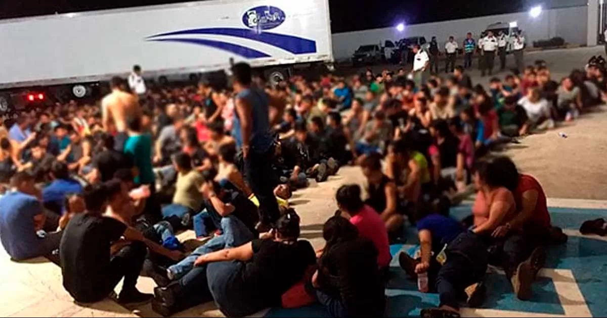 De los 343 migrantes, 212 son mayores de edad, 103 son menores no acompañados y 28 pertenecen a varios núcleos familiares. Además, todos portaban brazaletes de colores como medio de identificación.