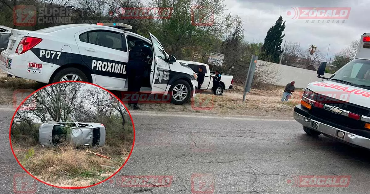 Paramédicos de Cruz Roja acudieron al lugar para atender a la conductora quien presentaba algunas lesiones.