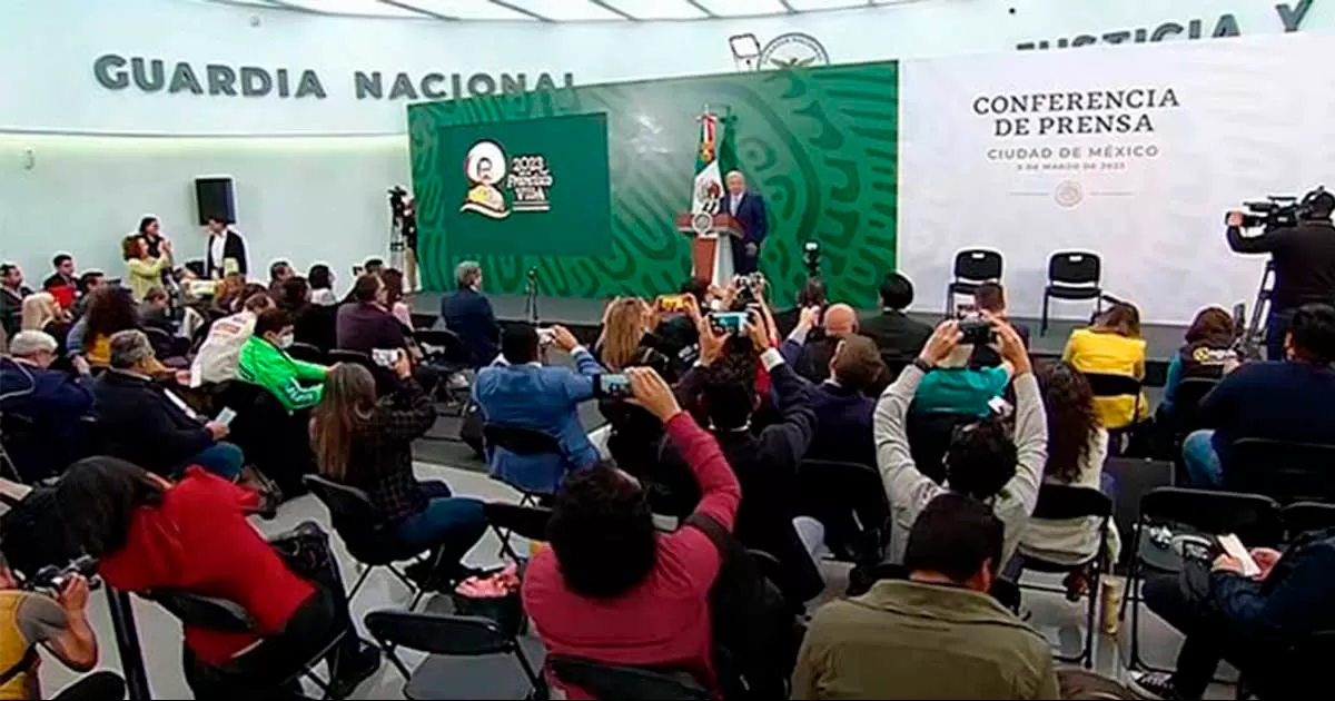 ‘Me hice una limpia antes de entrar’: AMLO da conferencia matutina en búnker de García Luna