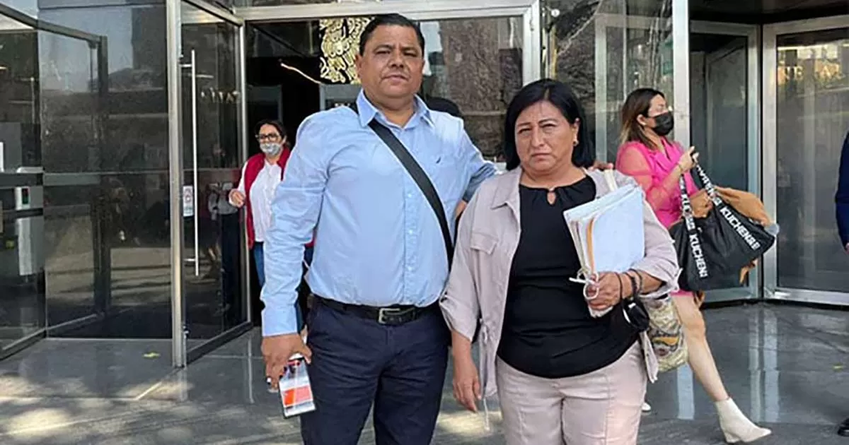 Autoridades de la FGR reciben a padres de Debanhi Escobar
