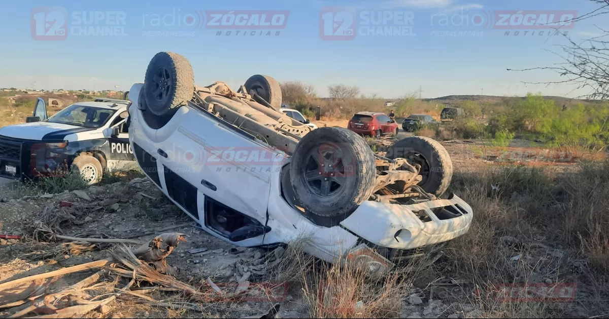 Se da a la fuga después de volcar camioneta de su madre