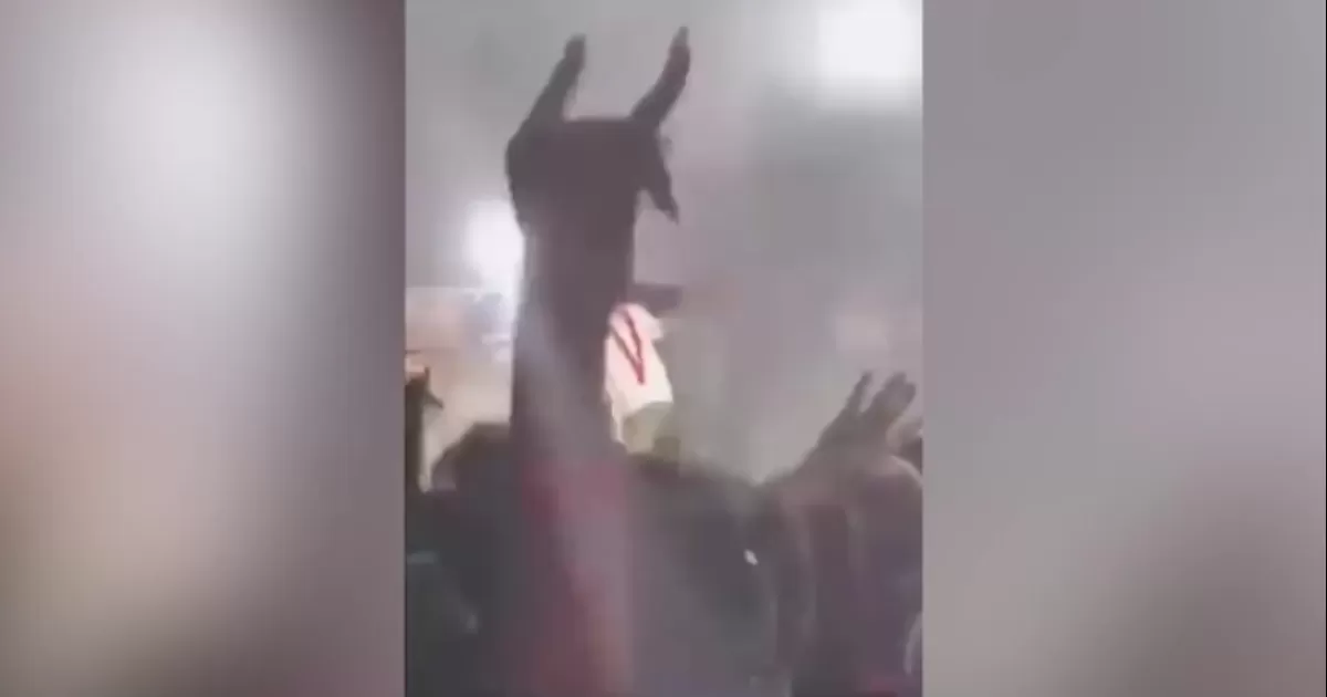 El rapero Costa Tich muere tras desplomarse en el escenario durante un concierto