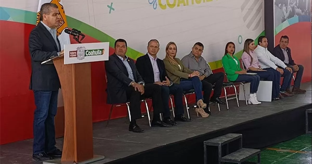 Empresas están esperando a nuestros egresados: Riquelme sobre estudiantes de Coahuila