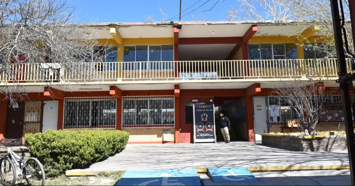 Se estima que muchos estudiantes retornaron a nivel básico tras abandonar la escuela por la pandemia.